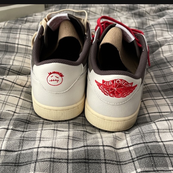 Travis Scott x Air Jordan 1 Low OG “Reverse Mocha” main image 6